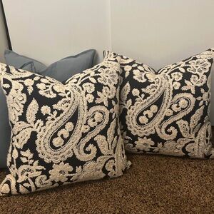Elegant Navy and Cream Paisley Throw Pillow Set